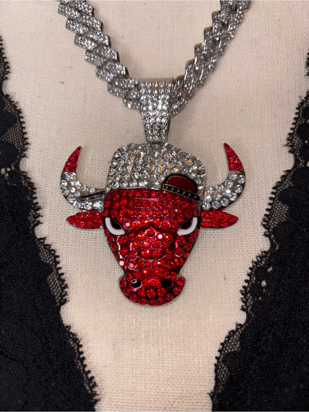 Silver Pave Krystal Chicago Bulls Pendant and necklace